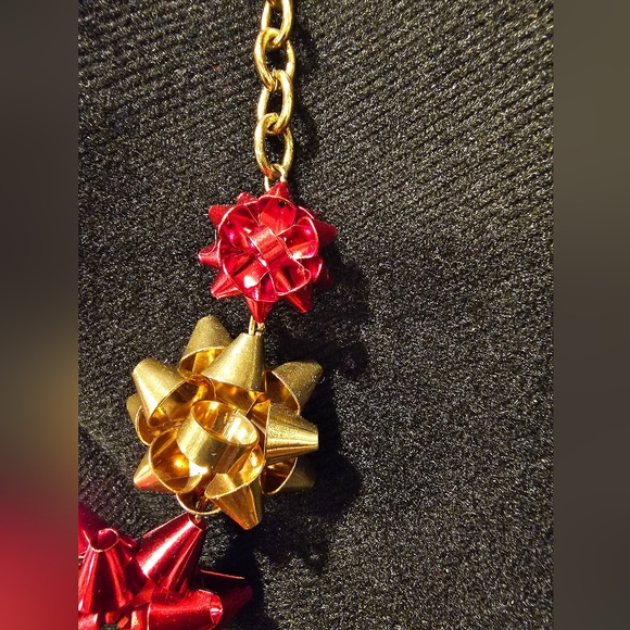 Metal bow necklace - Picture 3 of 3
